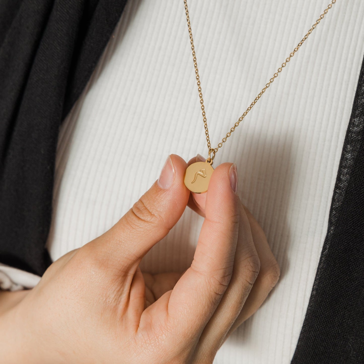 Collier pendentif lettre initiales