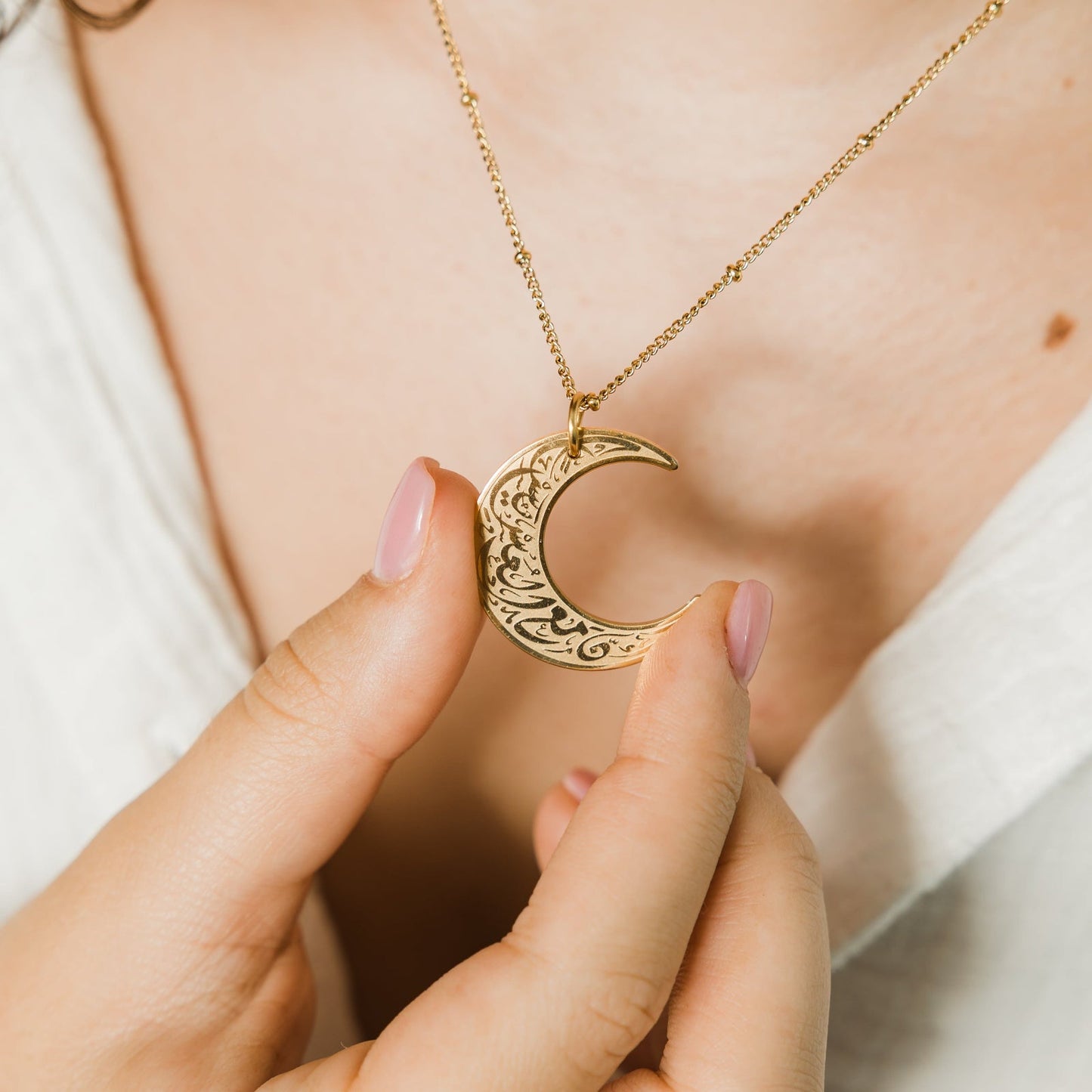 Collier croissant "Avec la difficulté vient la facilité"