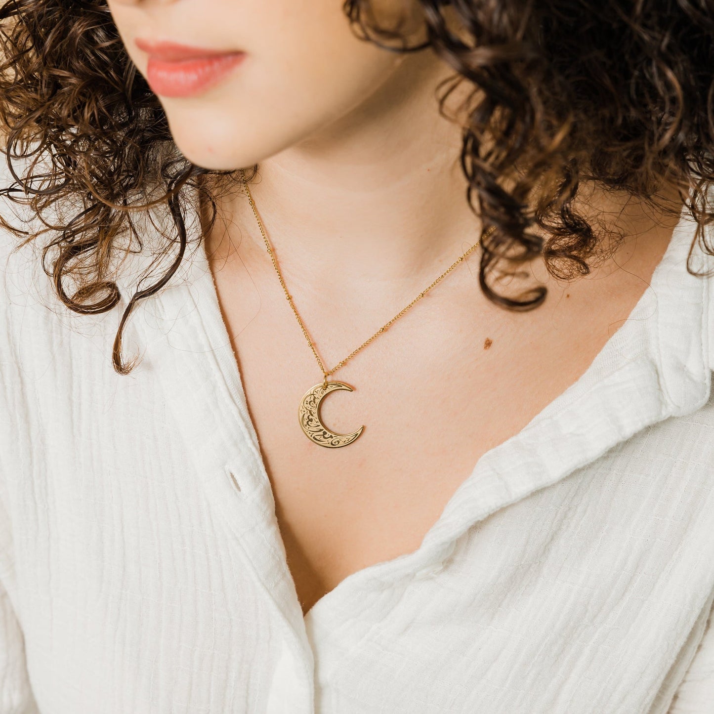 Collier croissant "Avec la difficulté vient la facilité"